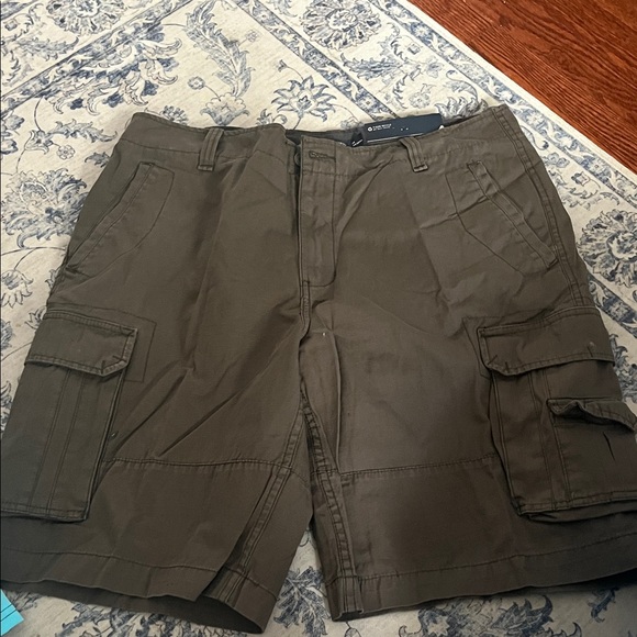 George Men's Olive Cargo Shorts - Picture 1 of 2
